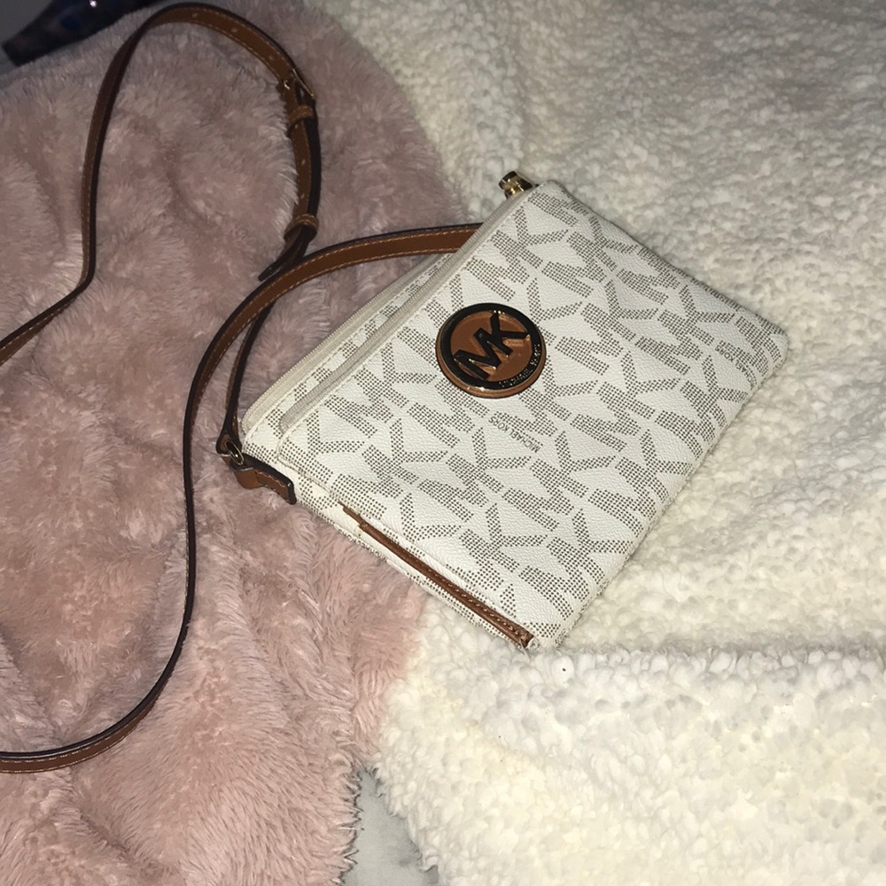 Micheal Kors Cross Body Purse
